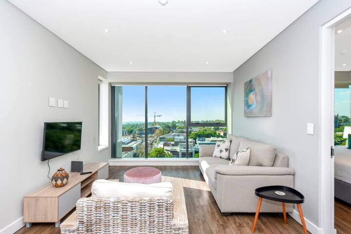 Park Central 1 BR Apartment