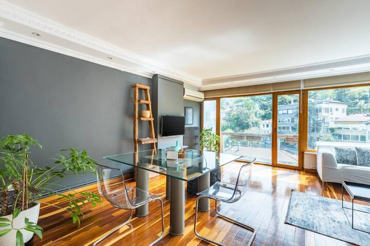 Bright Beautiful Charming 2BD Bebek + Views! #286