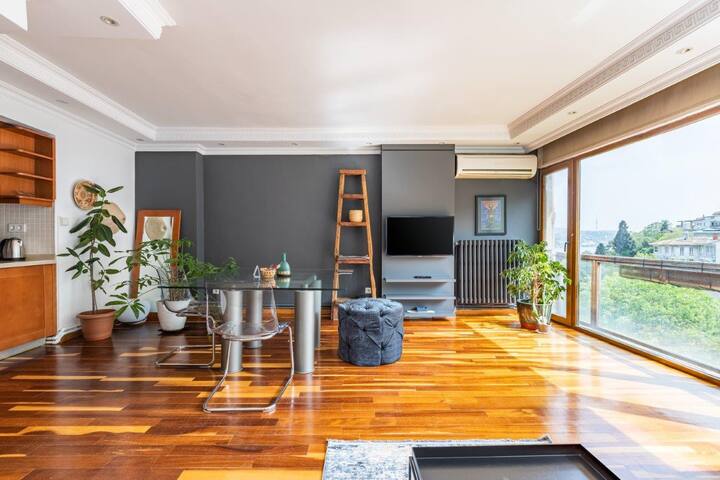 Bright Beautiful Charming 2BD Bebek + Views! #286