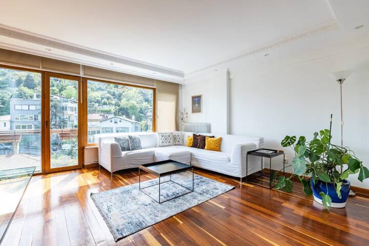 Bright Beautiful Charming 2BD Bebek + Views! #286