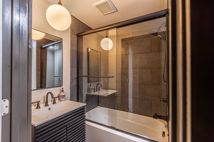 2 King Bed Retreat Near Grandview | Free Parking - Foto 8