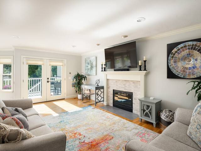 5br Home with Pool, Hot Tub, BBQ, Putting green