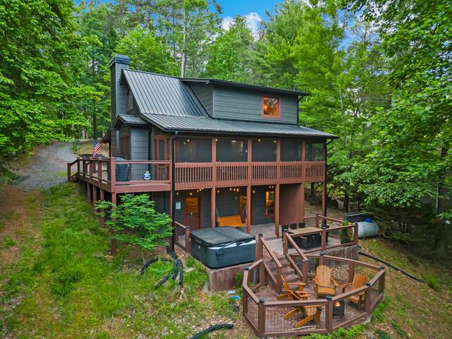 Lakeside Retreat w/ Hot Tub, Fishing, Hiking