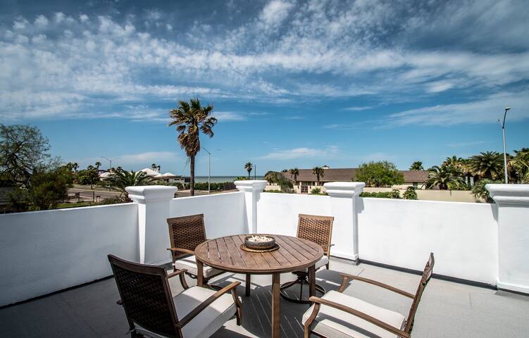 Sail Away! Your Coastal Pool Oasis Awaits