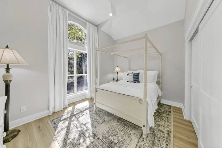 3 bed 3 bath beach and bay escape - Free golf cart