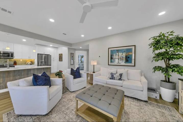 3 bed 3 bath beach and bay escape - Free golf cart