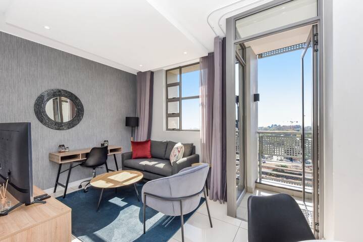 Median Rosebank Luxury Apartment
