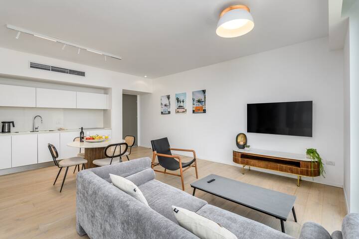 Trust inn blue balcony with mamad