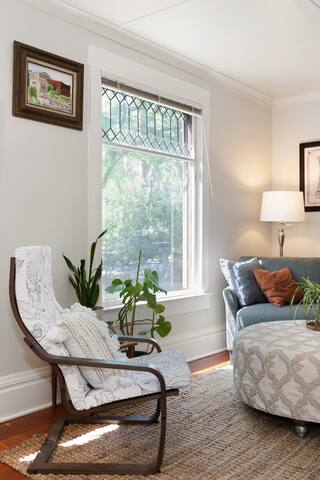 Chic Vintage Vibes | Stylish Stay Near It All - Foto 34