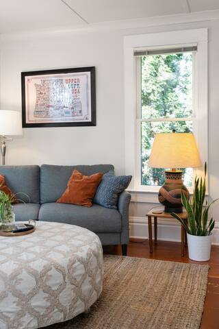 Chic Vintage Vibes | Stylish Stay Near It All - Foto 39
