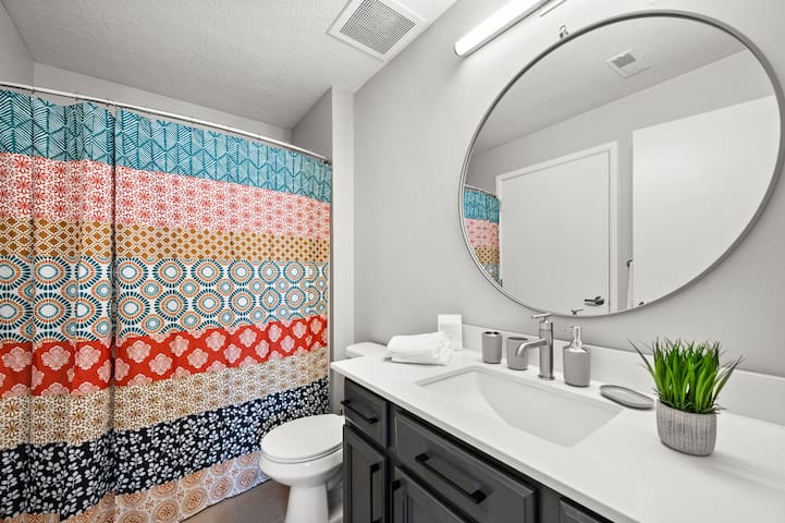 Walkable SLC | Near U of U & Convention & Delta | Free Parking - Foto 18