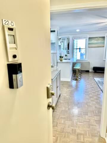 Luxe Atlanta Condo w/Exclusive Balcony! - Picture 8