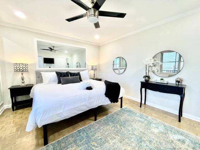 Luxe Atlanta Condo w/Exclusive Balcony! - Picture 7