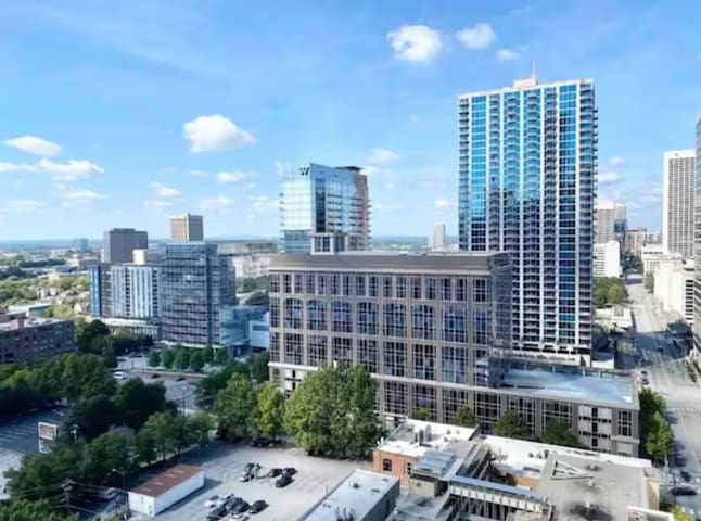Luxe Atlanta Condo w/Exclusive Balcony! - Picture 11