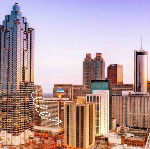 Luxe Atlanta Condo w/Exclusive Balcony! - Picture 21