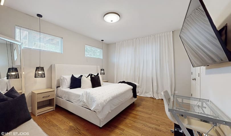 Modern Elegance: 4BR Duplex w/ Free Garage Parking - Picture 6