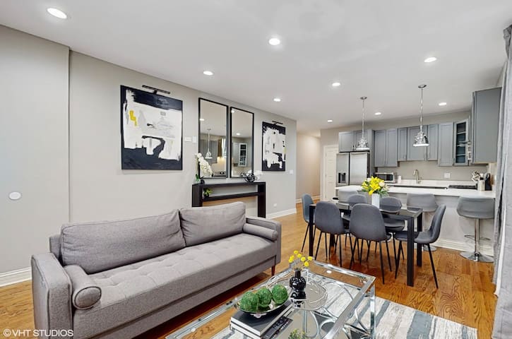 Modern Elegance: 4BR Duplex w/ Free Garage Parking - Picture 9