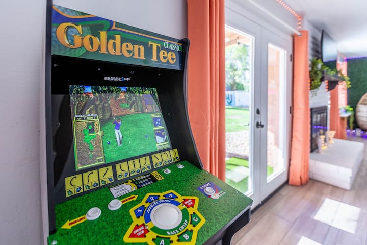 Mini Golf | Themed | King Bed | RV Parking
