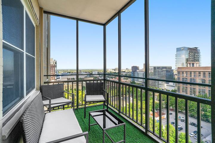 Luxe Living~ Free Parking! - Picture 15