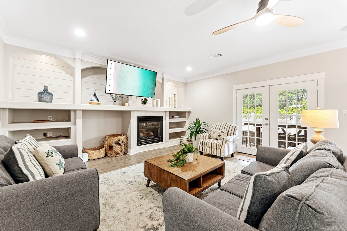 Coastal91-Free Golf Cart-Pet Friendly-Pool Table — Miramar Beach, FL — vacation rental