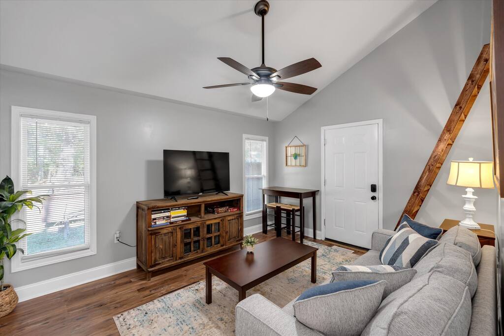 Green Door Suite on the Farm — Asheville, NC — vacation rental