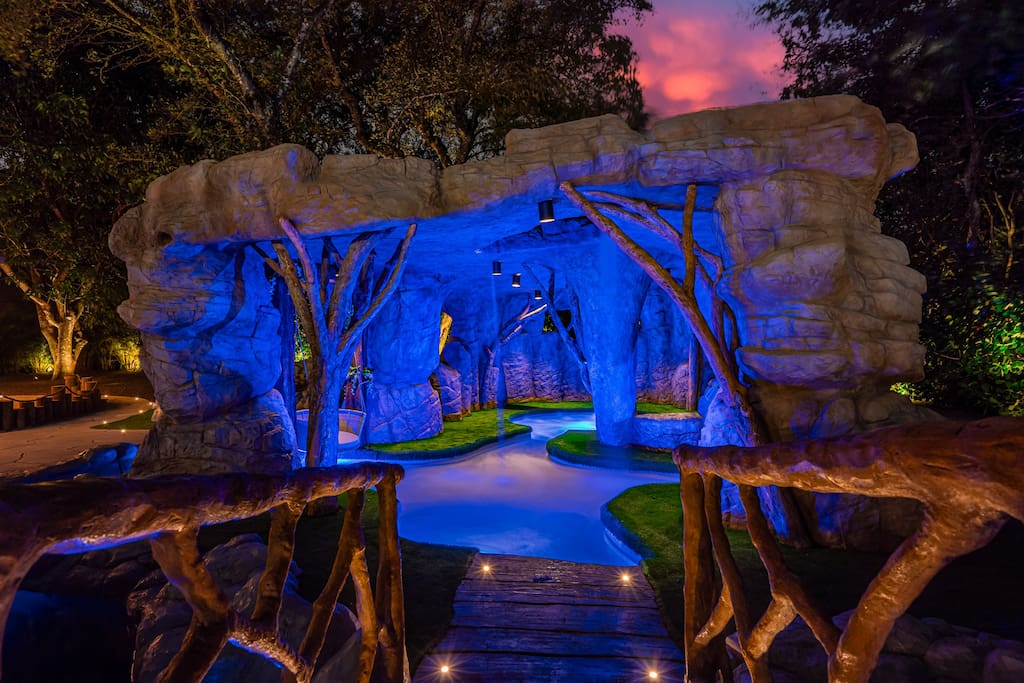 Grotto Pool
