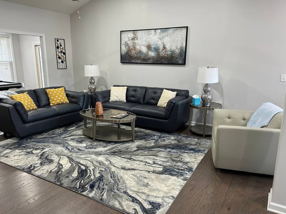 5 min from Asheville Airport, 4 BR with pool table — Fletcher, NC — vacation rental
