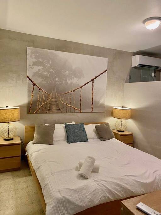 San Juan Gem 7BR-City Views & Onsite Pay Parking!