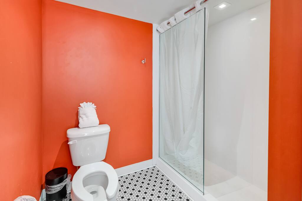 Holiday Shores Double Queen Room | Photo 3