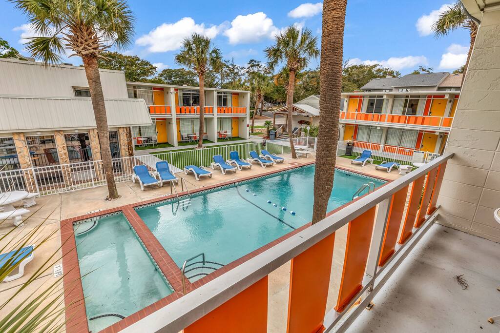 Holiday Shores Double Queen Room | Photo 8