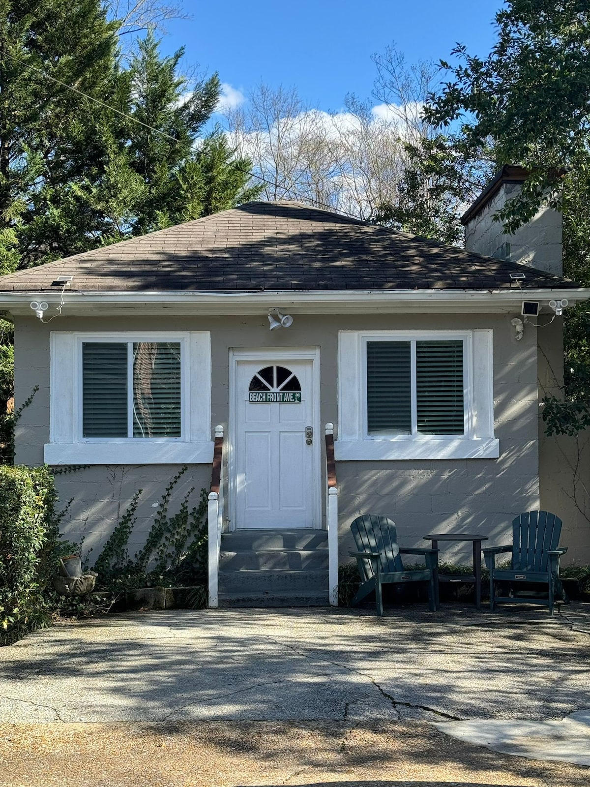Executive Emory studio, sleeps 2 view 5