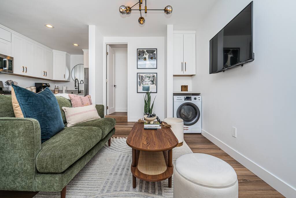 Camellia Suite I Walkable Near Shops + Dining â Coronado, CA â vacation rental
