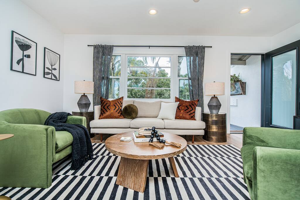 Magnolia Suite I Steps to Shops, Dining + Bay â Coronado, CA â vacation rental