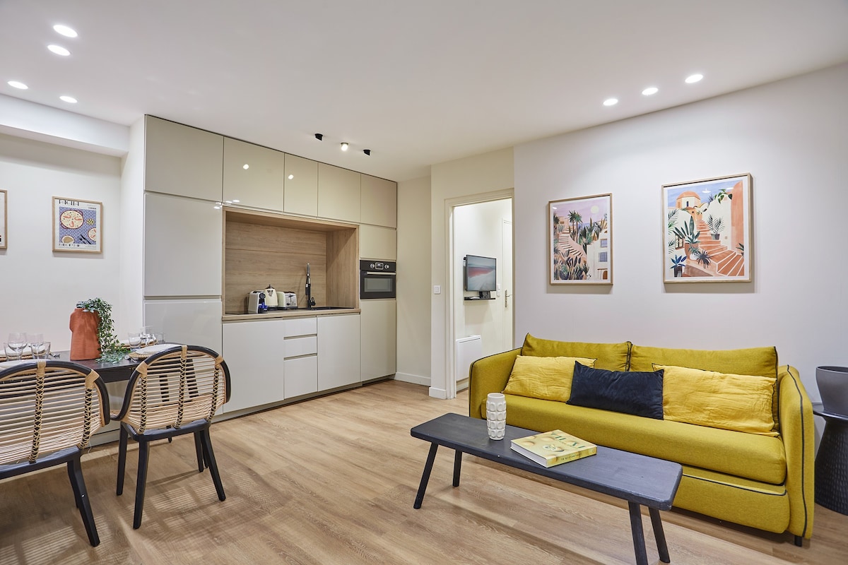 Charming Apartment Center of Paris Montmartre — Paris, Île-de-France — vacation rental