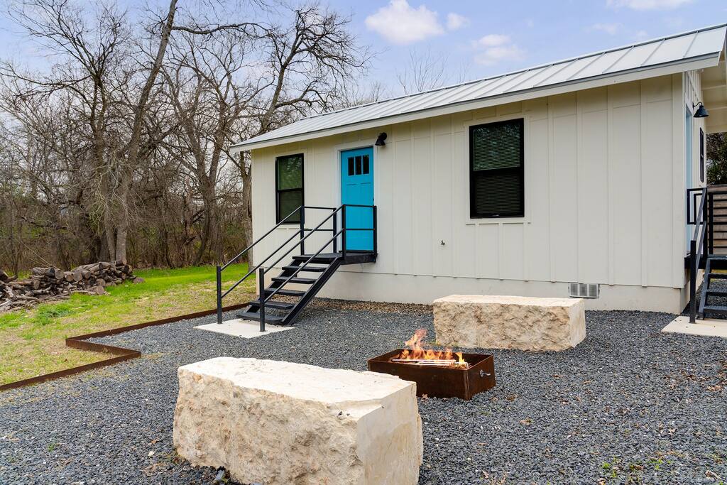 Casita Fulton - Fire Pit & Close to Main St — Fredericksburg, TX — vacation rental