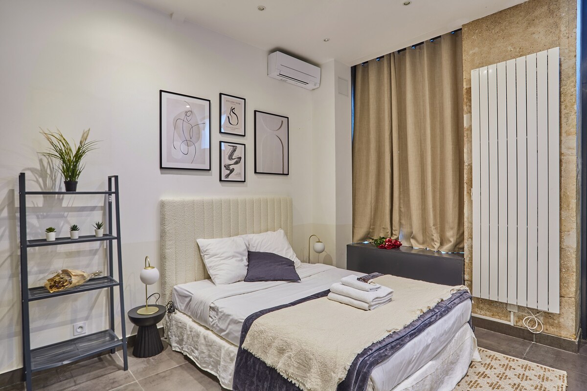 Charming studio Center of Paris Montmartre — Paris, Île-de-France — vacation rental