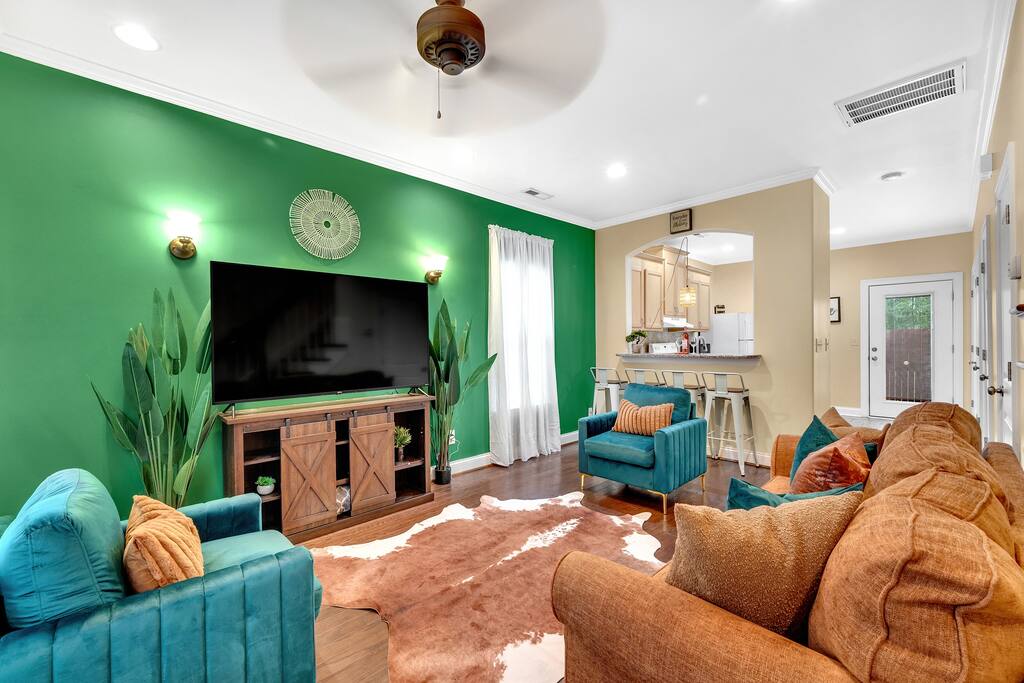 Cozy 2B Townhouse - Hot Tub — Concord, NC — vacation rental