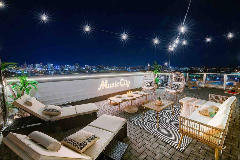Ultimate Lux|Double rooftop, 16 beds! Game Room — Nashville, TN — vacation rental