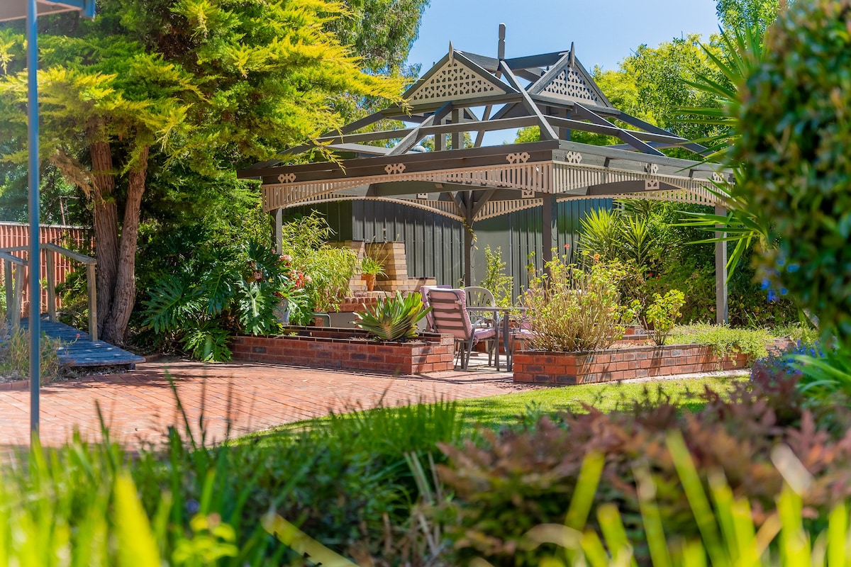 Cozy Californian Bungalow, Bendigo — Kennington, Victoria — vacation rental