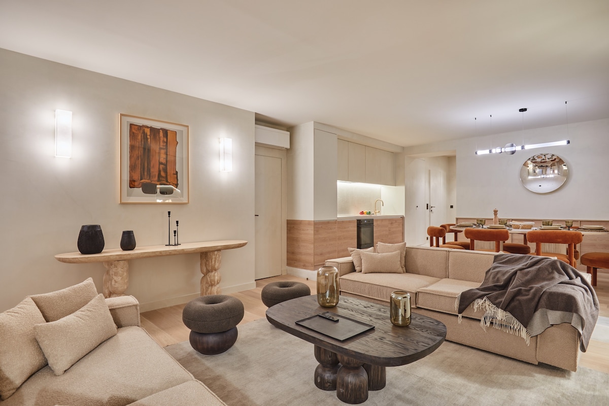 Stunning Renovated Apartment Louvre Palais-Royal — Paris, Île-de-France — vacation rental