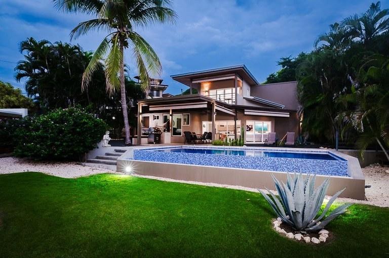 8min Walk to Beach | Pool Villa | 24/7 Concierge — Tamarindo, Provincia de Guanacaste — vacation rental