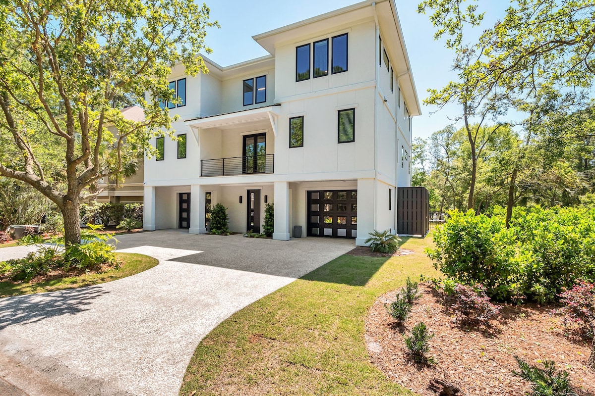 Luxury Beach Getaway/outdoor oasis-5 min. to beach — Hilton Head Island, SC — vacation rental