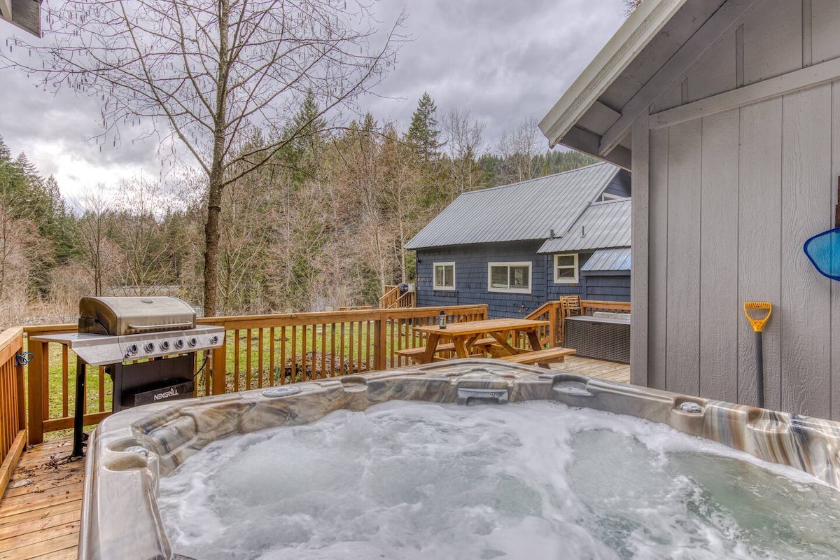 Cozy Cabin With Hot Tub And River Access - Charming Retreat - Oregon