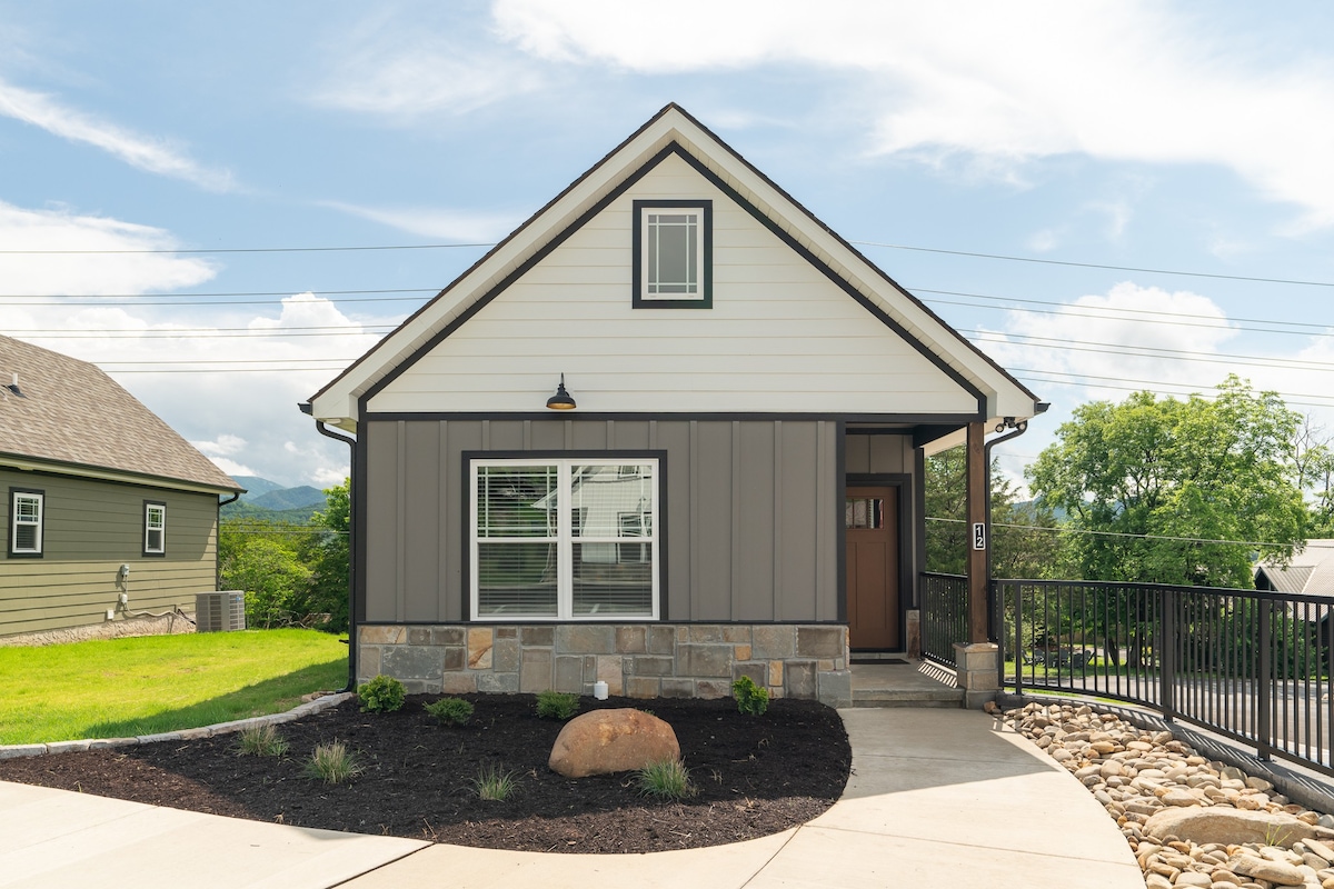 5 Minutes From Dollywood/In DwTn Pigeon Forge — Pigeon Forge, TN — vacation rental