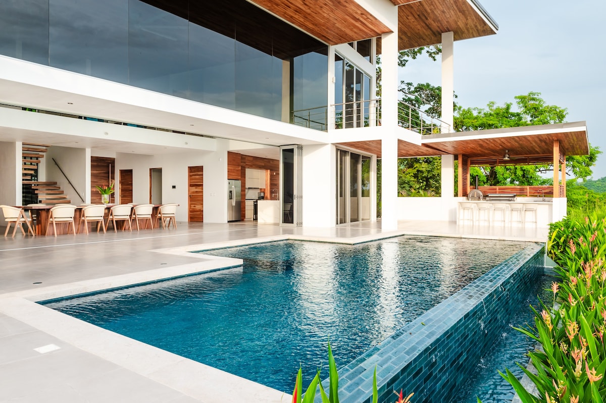 Luxury Ocean-View Villa | Infinity Pool, Concierge — Playa Grande, Provincia de Guanacaste — vacation rental