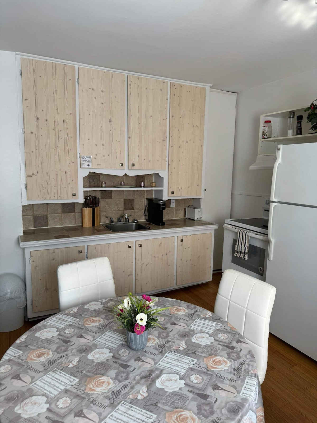 Chalet image 2