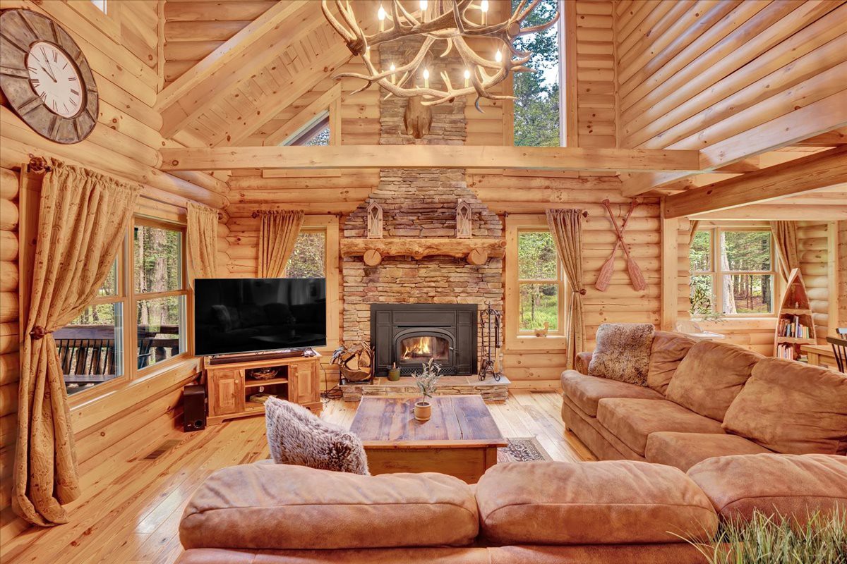 Pocono Log Cabin |Gold Star Community |