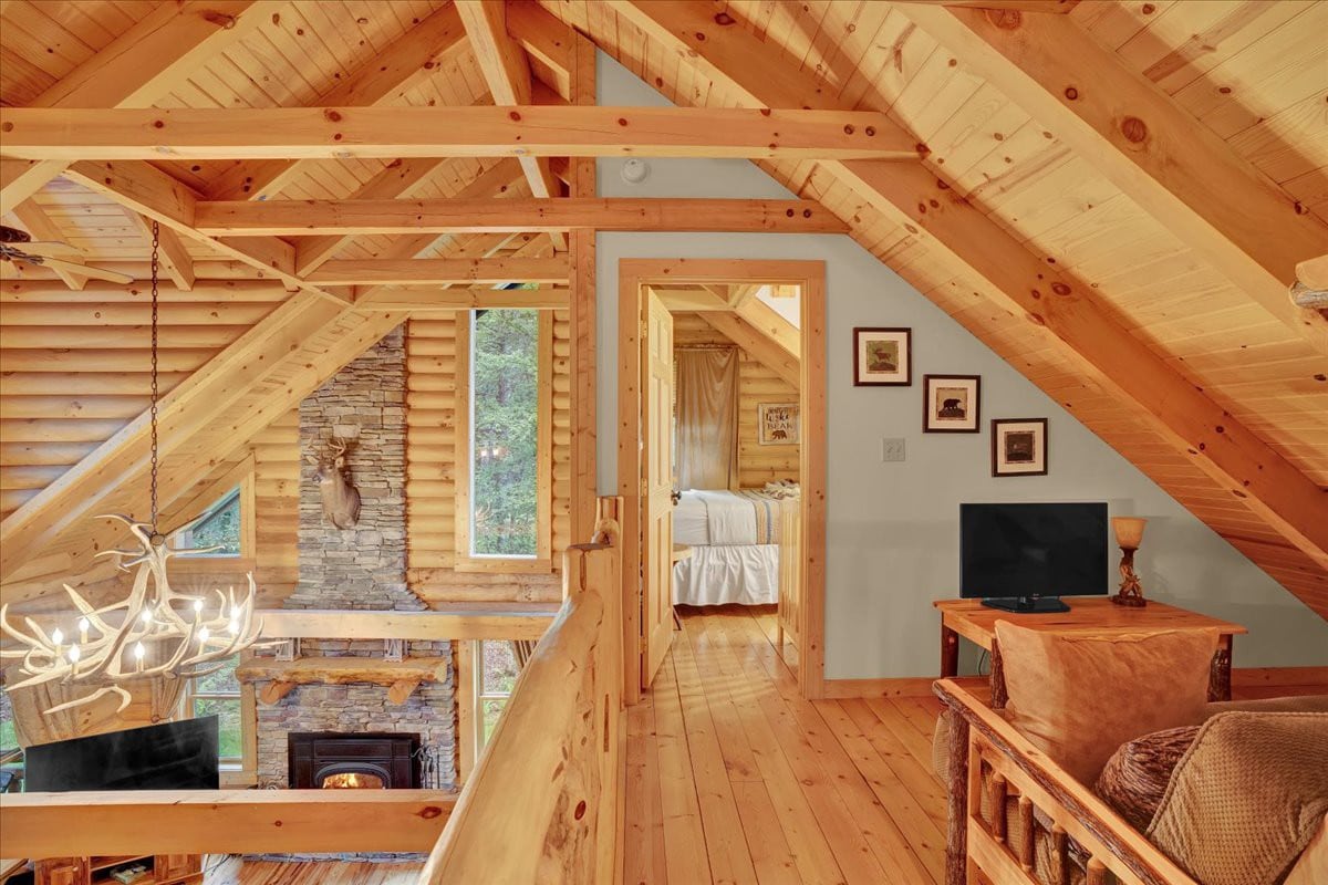 Pocono Log Cabin |Gold Star Community |