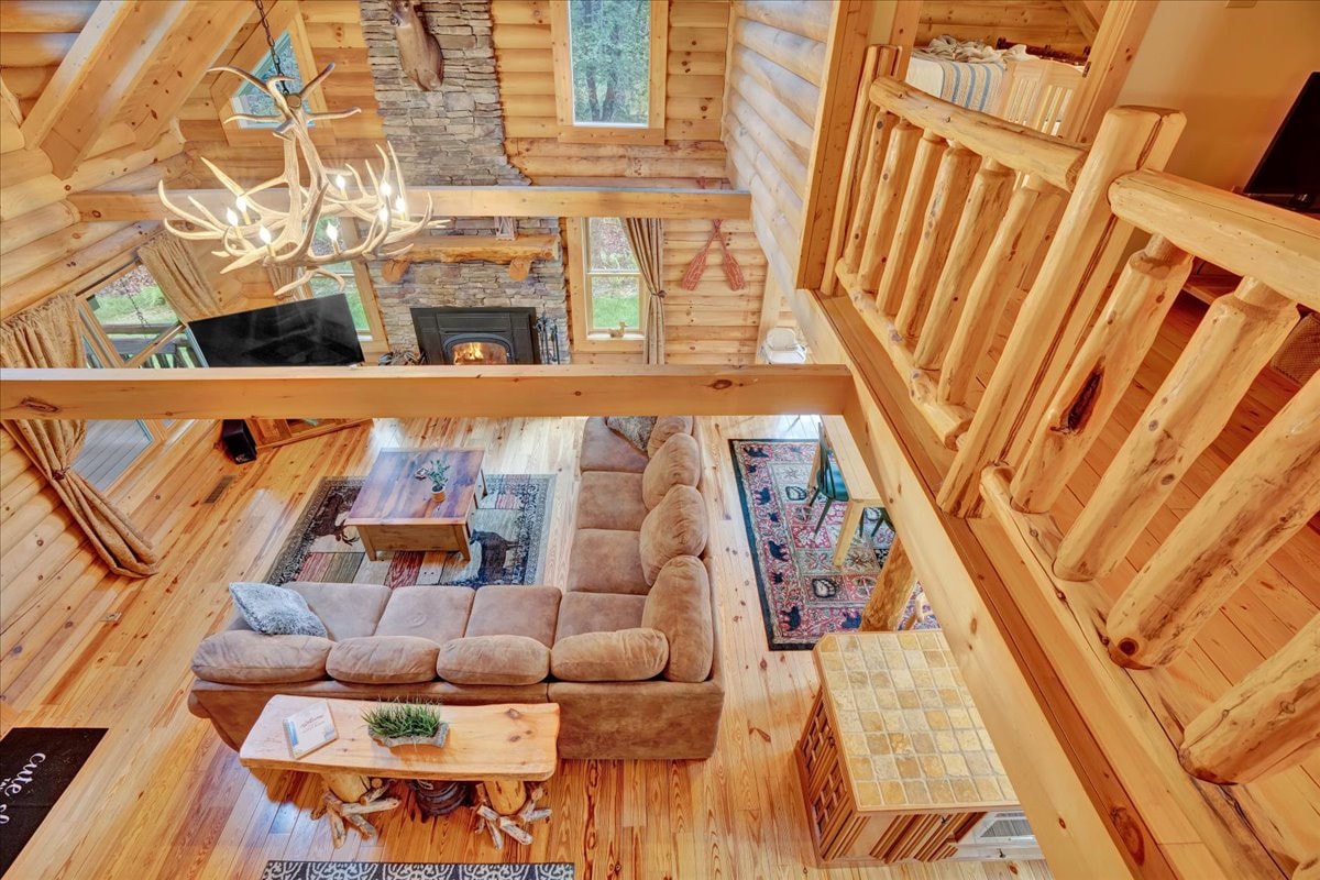 Pocono Log Cabin |Gold Star Community |