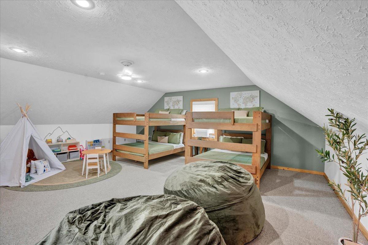 Pocono Log Cabin |Gold Star Community |